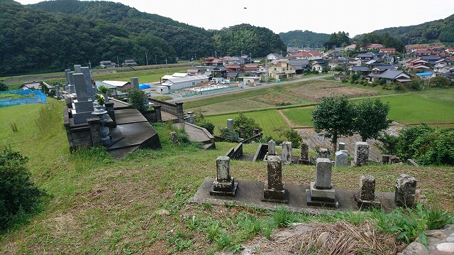 浜田市営　上府三重共同墓地01